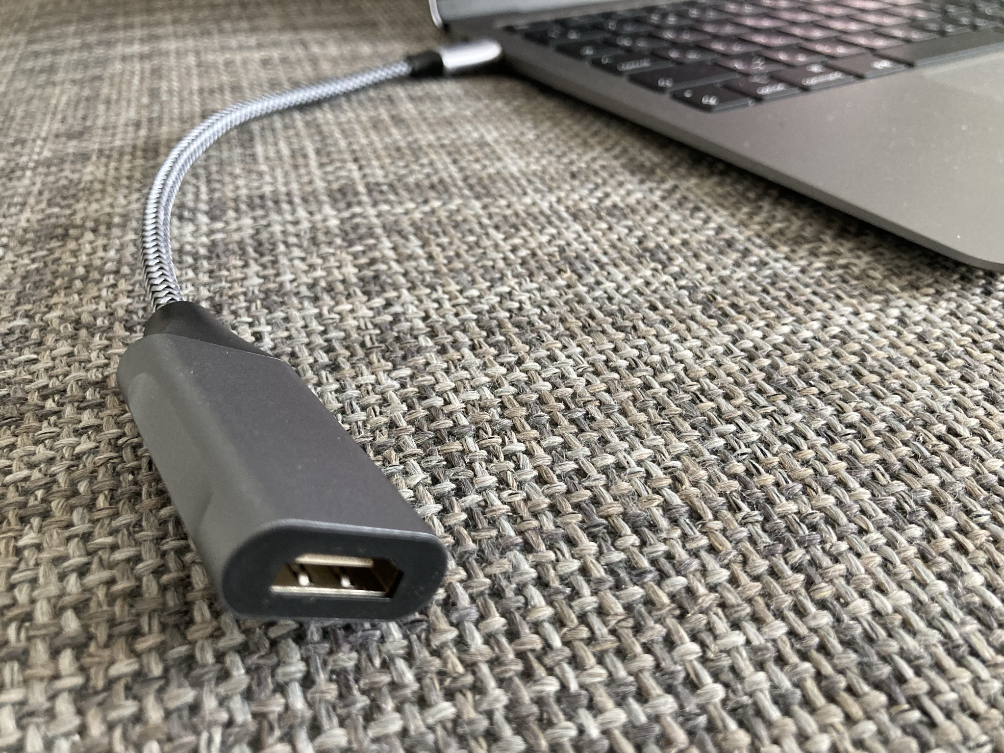 MacBook Air - 液晶割れの修理費用] 液晶修理.Net（非正規店）で格安で