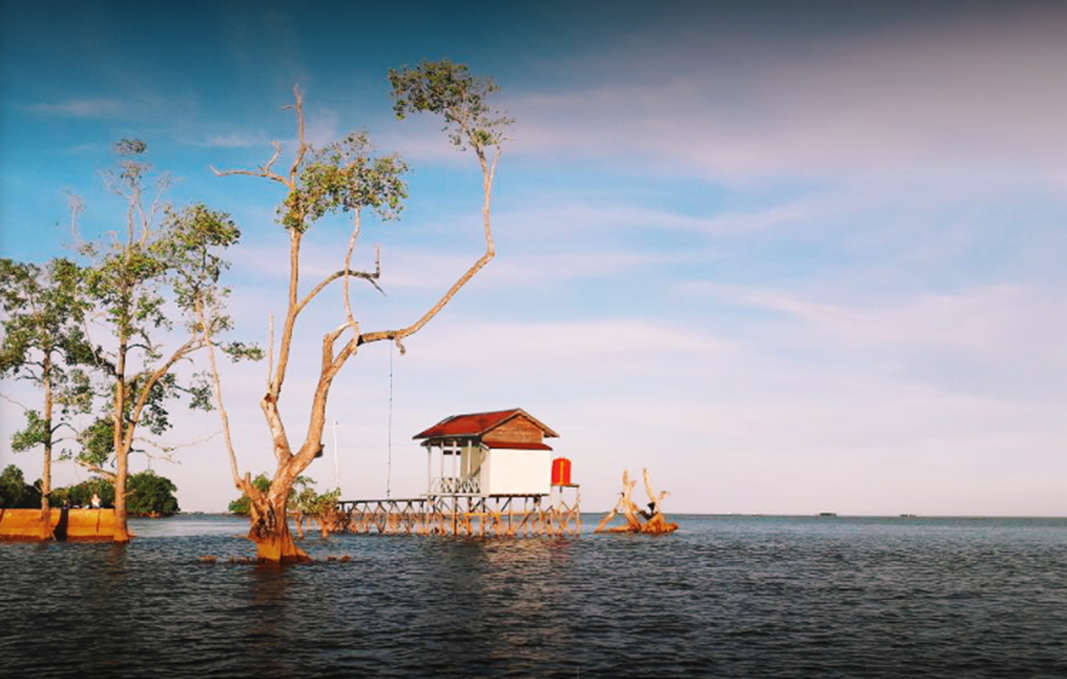 Pesona Sunset Pantai Kenyamukan Kutai Timur