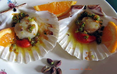 Vieiras con naranjas y pistachos