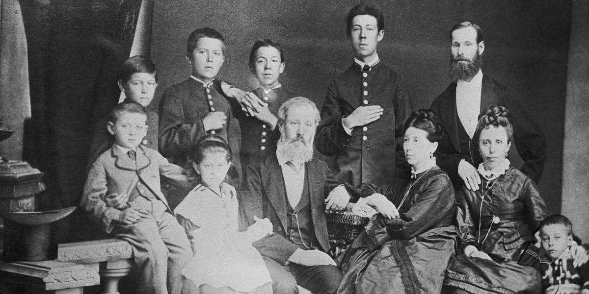 марина цветаева с родителями. фотопортрет семьи. братья и сёстры фёдора достоевского. м достоевского фото. большая семья.