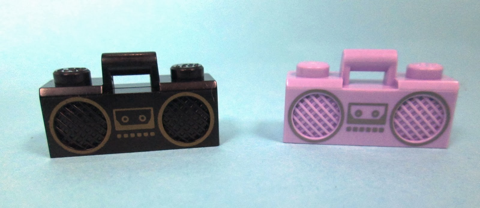 MOC LEGO Dia Mundial da Rádio - Olha o rádio! É pró menino e prá menina!