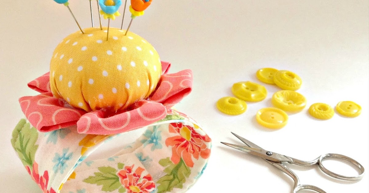 T. in the Burg Free Wrist Pincushion Tutorial