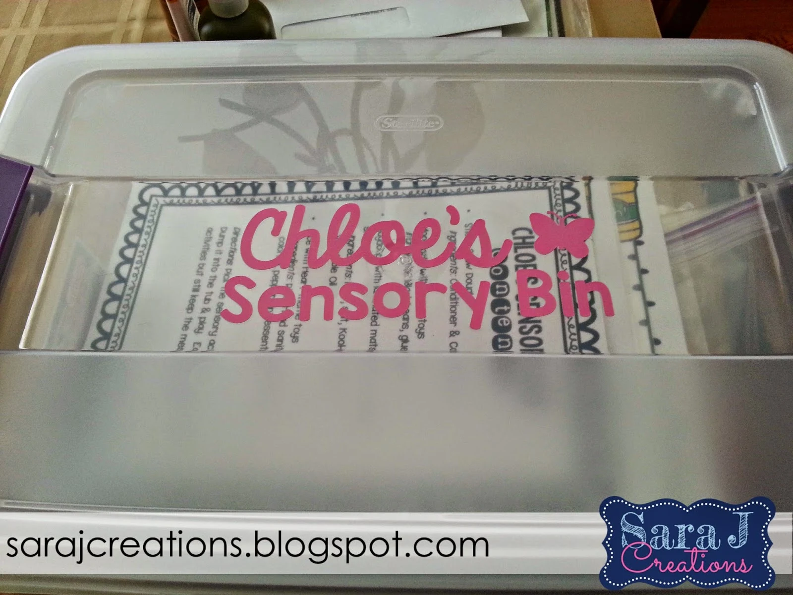 Sensory bin gift idea would be perfect for the toddlers or preschoolers in your life!