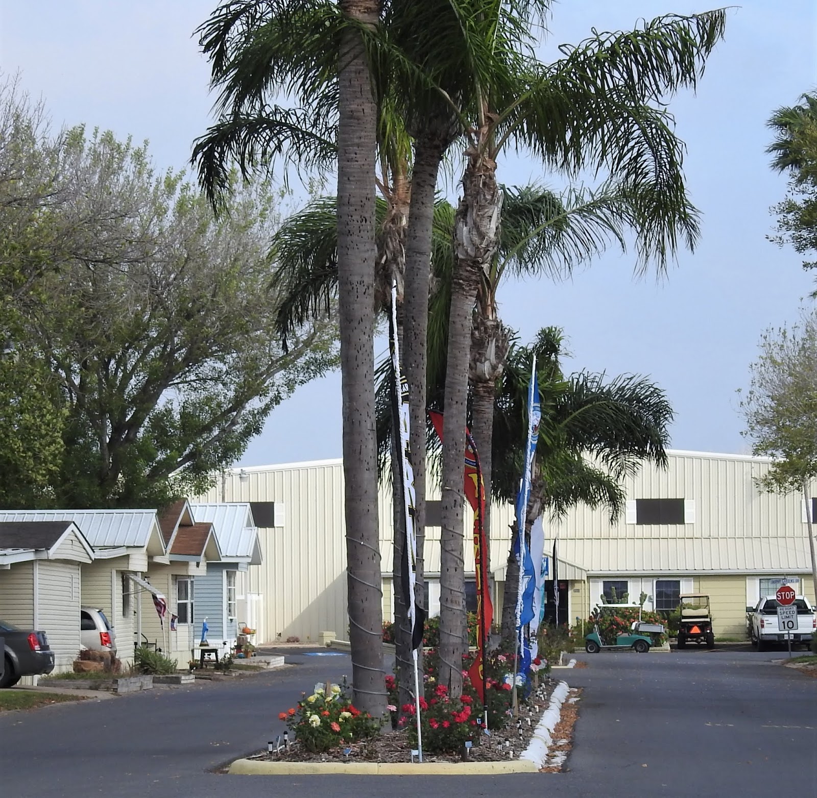 trophy-gardens-rv-resort-entering-trophy-gardens