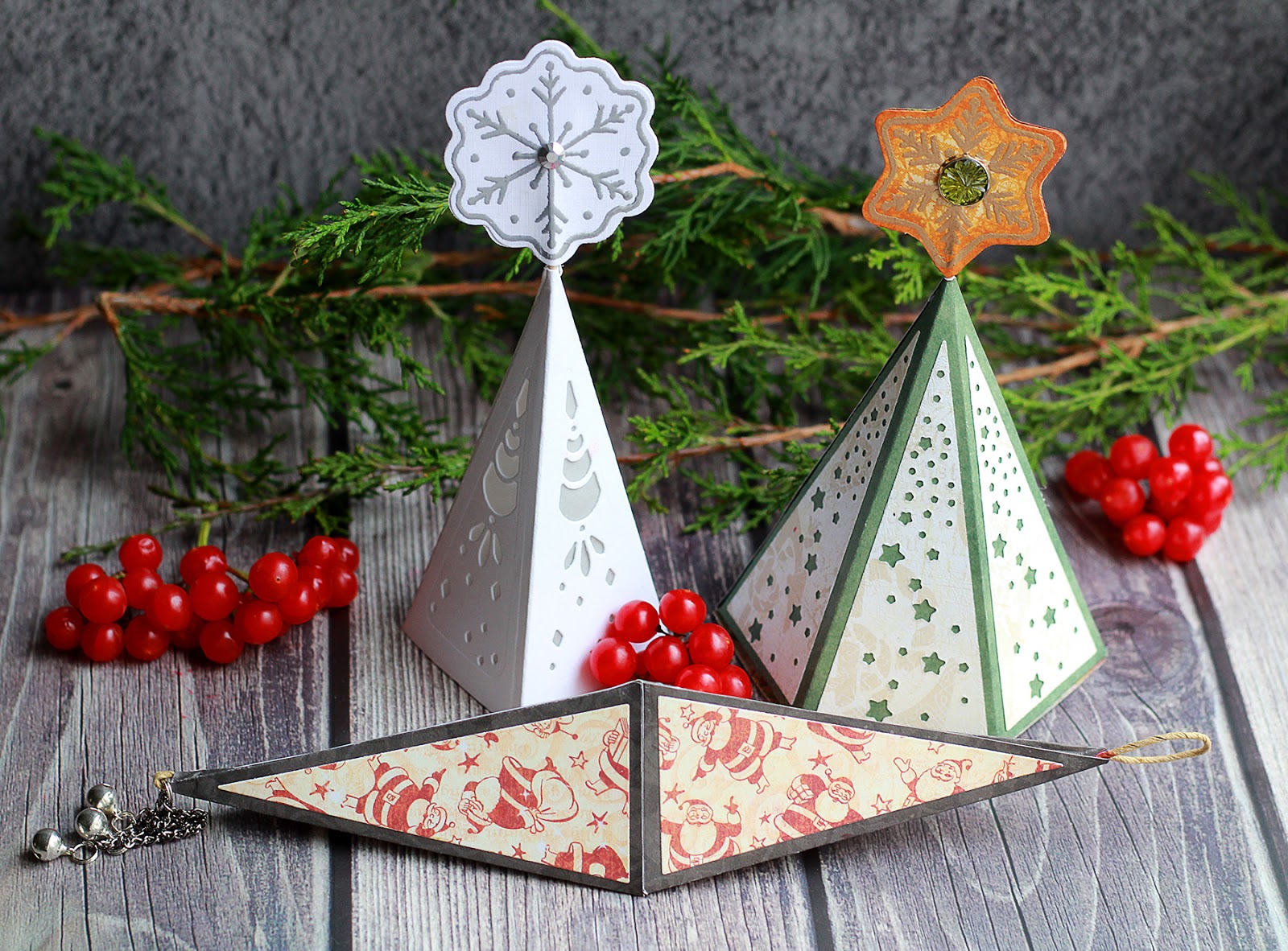 Building Your World 25 DAYS OF CHRISTMAS 2019 DAY 7 Pyramid Ornaments