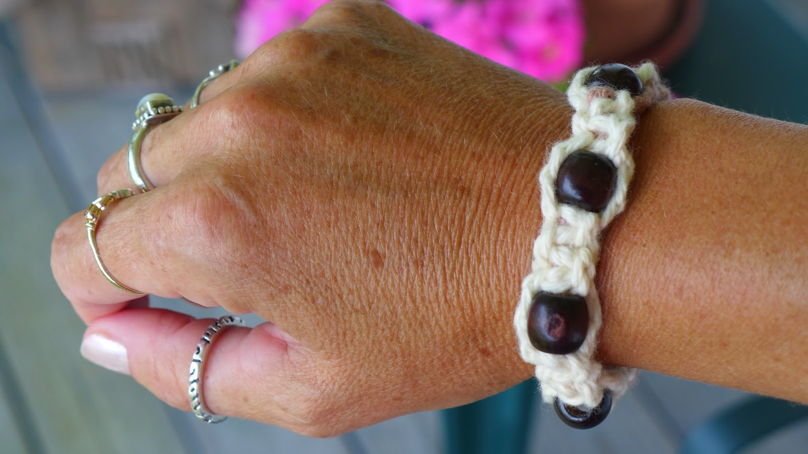 EasyMeWorld DIY Easy String Bracelets