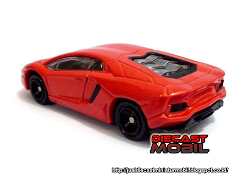 Lamborghini Aventador LP 700 4 Red Lamborghini Aventador LP 700 4 Red