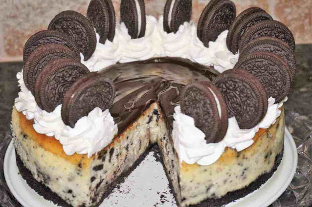 Amazing Oreo Cheesecake