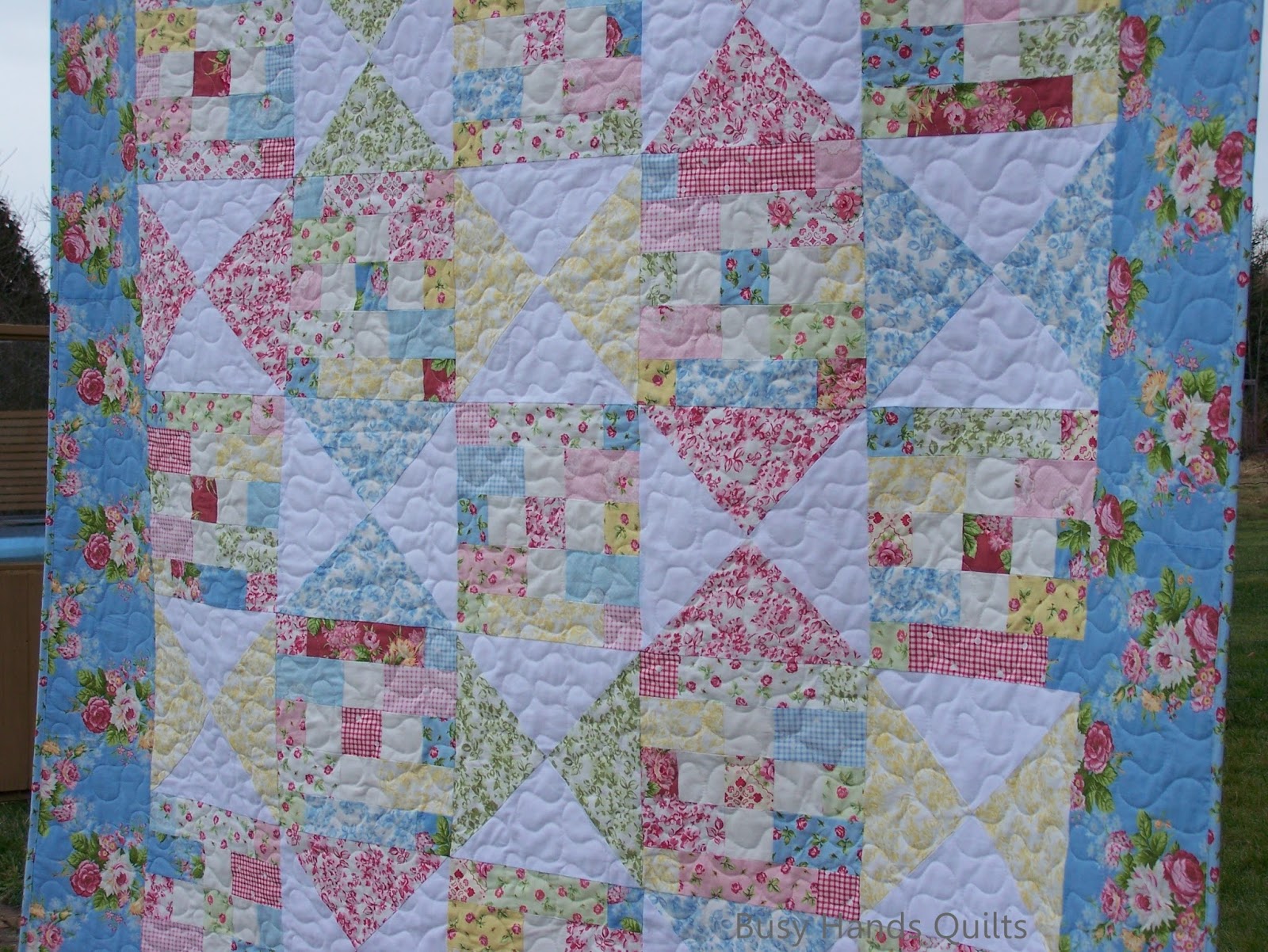 Busy Hands Quilts Country Cottage Twin Quilt {a Finish!}