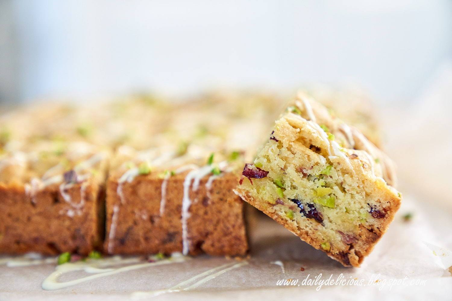 dailydelicious Pistachio, White chocolate blondies