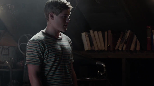 Films Et Séries Tv Avec Mason Dye ausCAPS: Mason Dye shirtless in Flowers In The Attic
