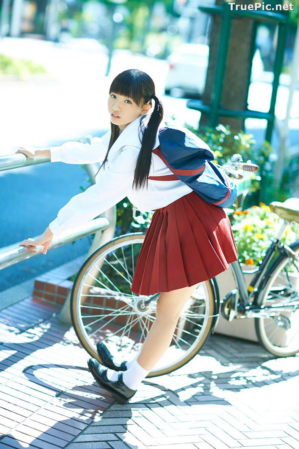 Image Wanibooks No.133 - Japanese Model and Singer - Hikari Shiina - TruePic.net - Picture-76