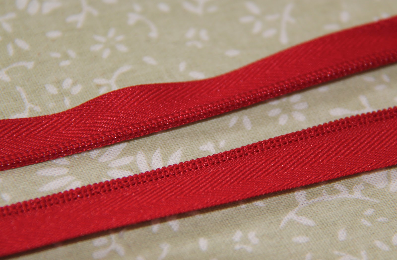 Invisible Zipper Pillow Tutorial Twist Me Pretty