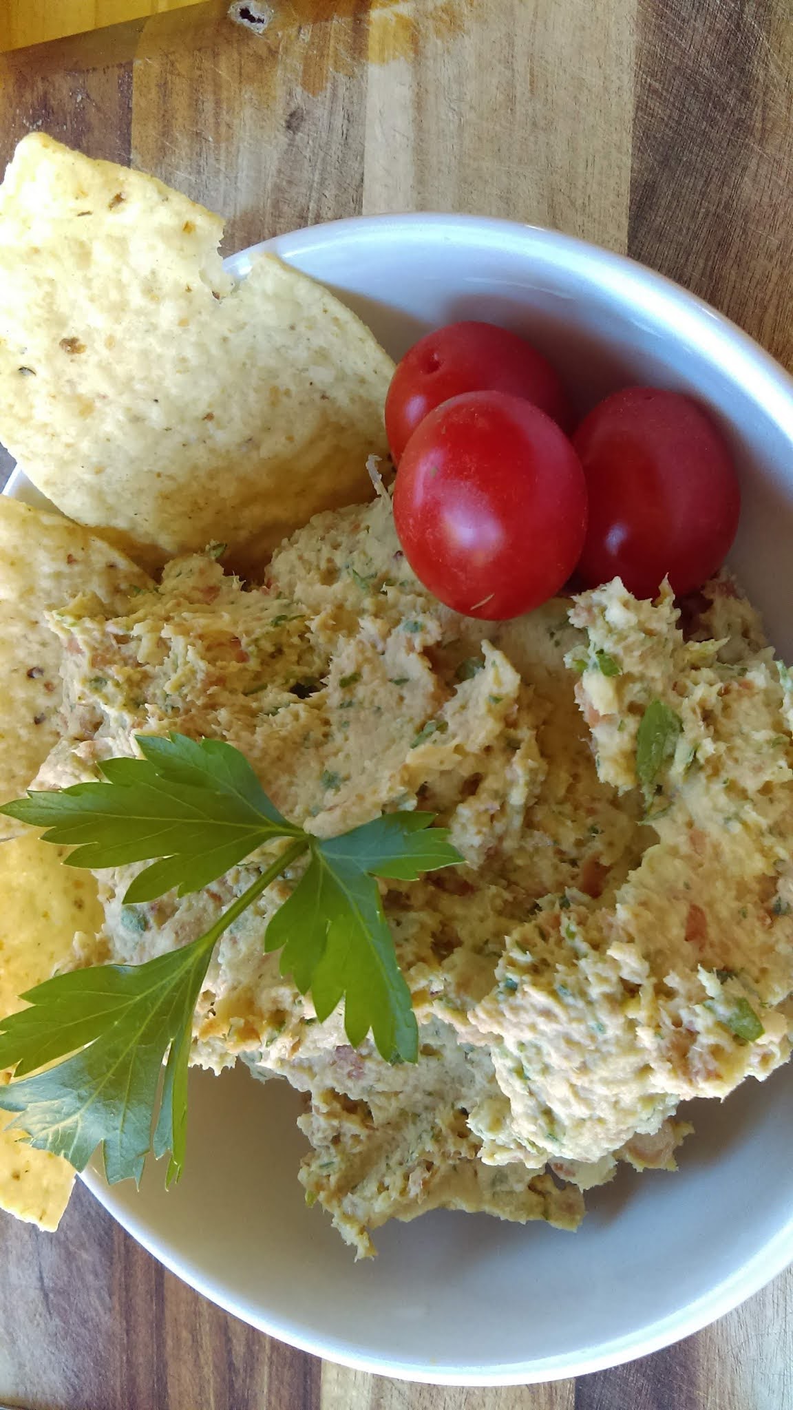 Delicious and nutritious lunches ideas blog post 10 Tuna hummus lunch