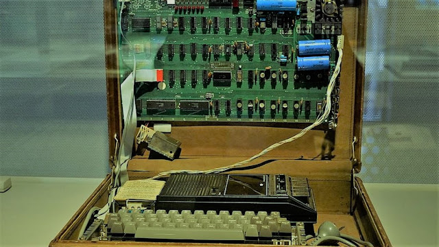 How the Apple 1 computer works?