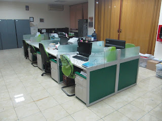 Meja Partisi Kantor 8 Orang Dengan 2 Laci - 4X2 Cubicle workstation