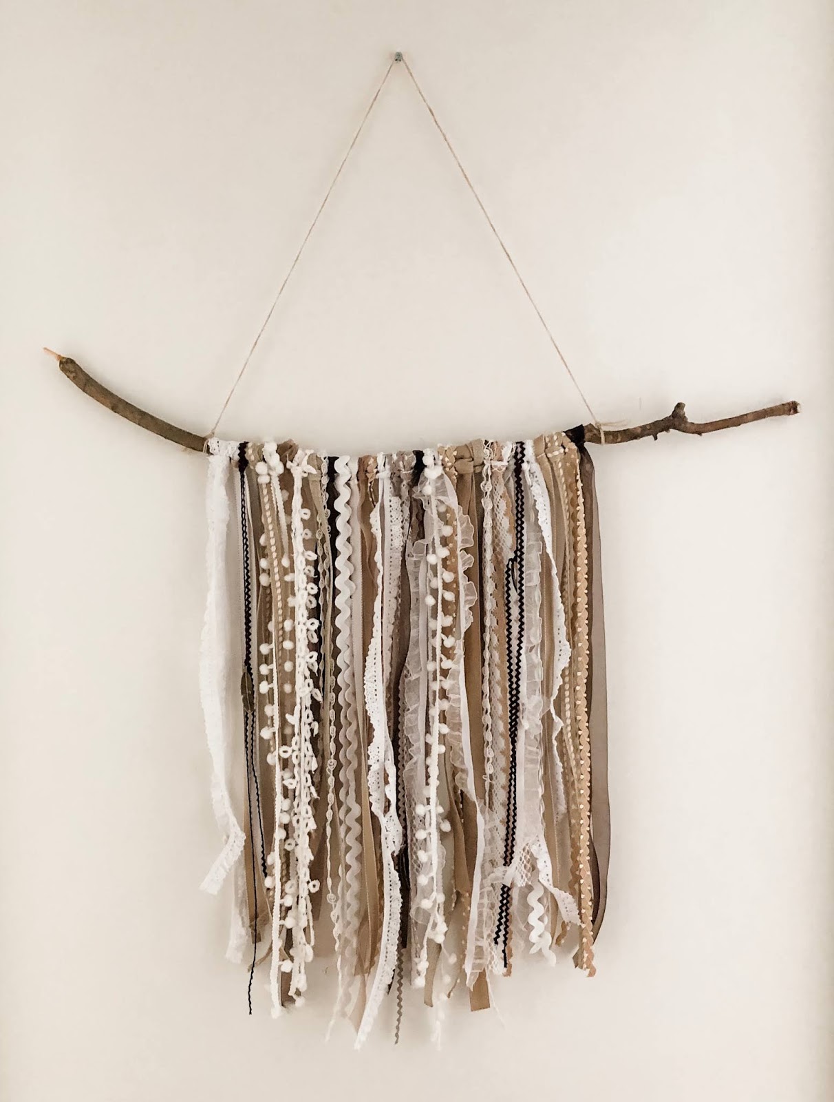 Easy Boho Ribbon Wall Hanging - Country Design Style