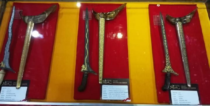 Soal dan Jawaban materi Kelebihan dan Kekurangan Berbagai Bentuk/Jenis