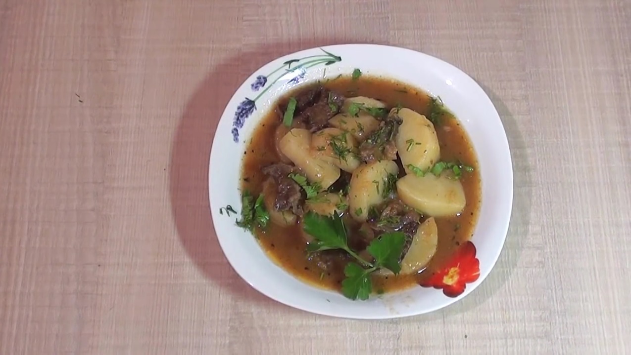 Соус с мясом и картошкой