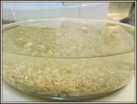 a girl eats world: Tuesday Tip: Soak Rice