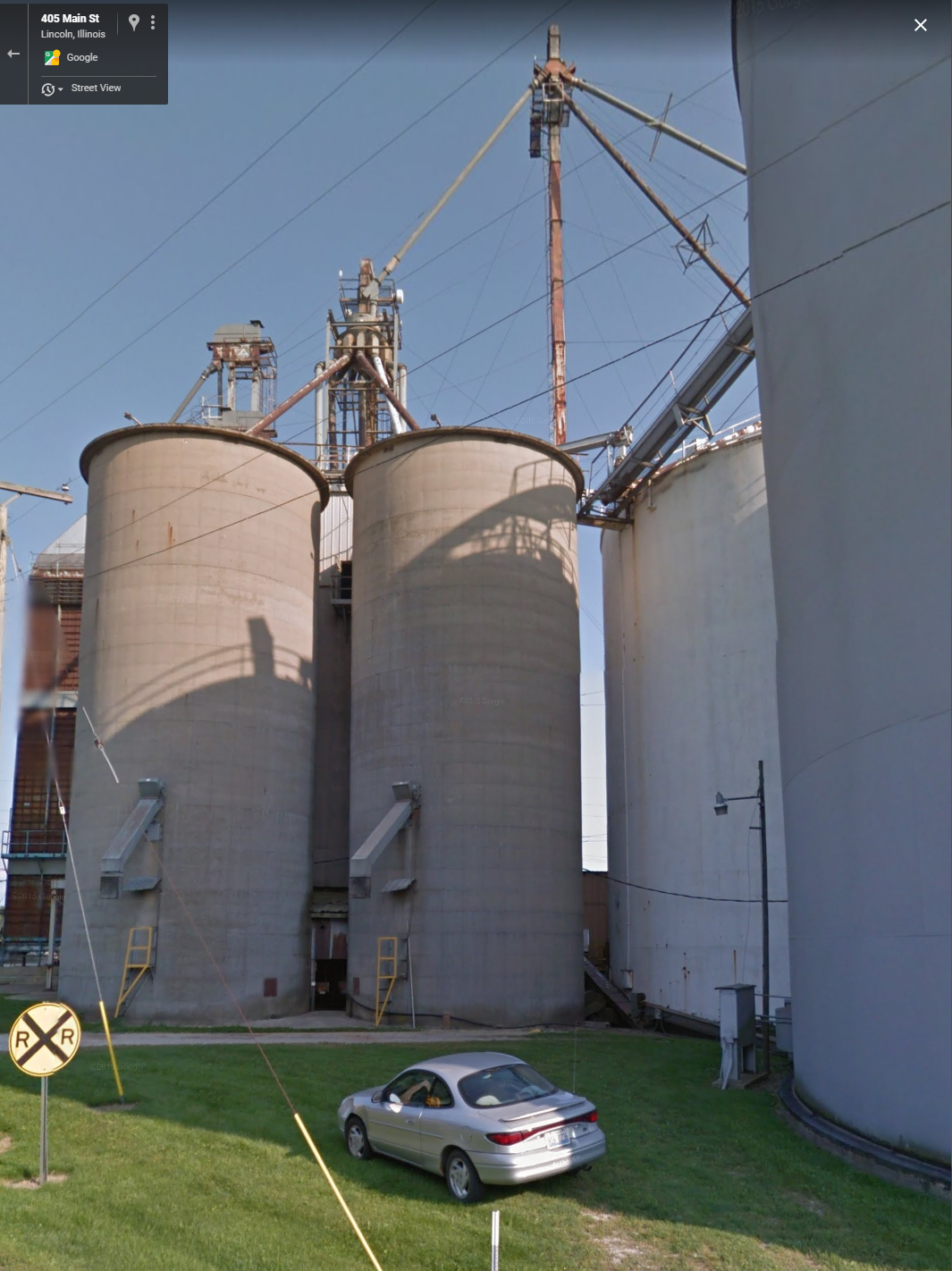 Towns and Nature Lawndale, IL Grain elevator built around the