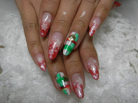 Nail art: Christmas nail art designs
