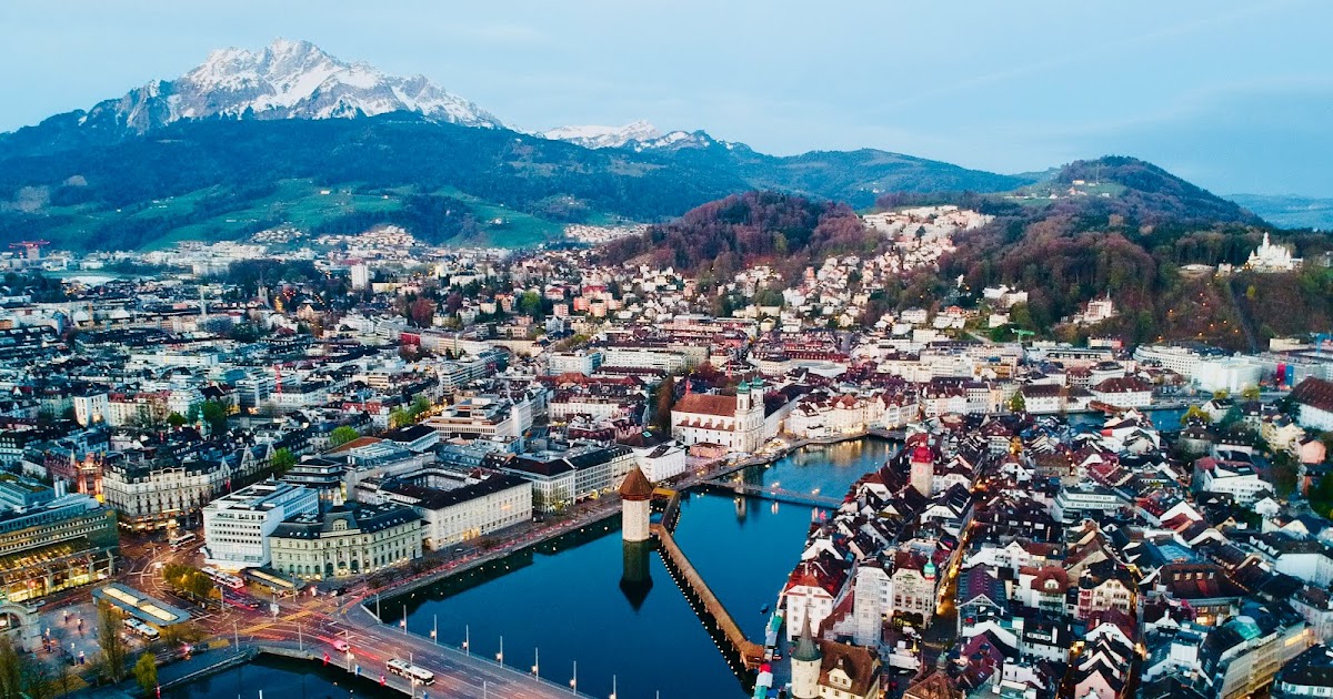 Hammetschwand Lift Mit Blauem Himmel Panorama Ansicht Hochste Frei