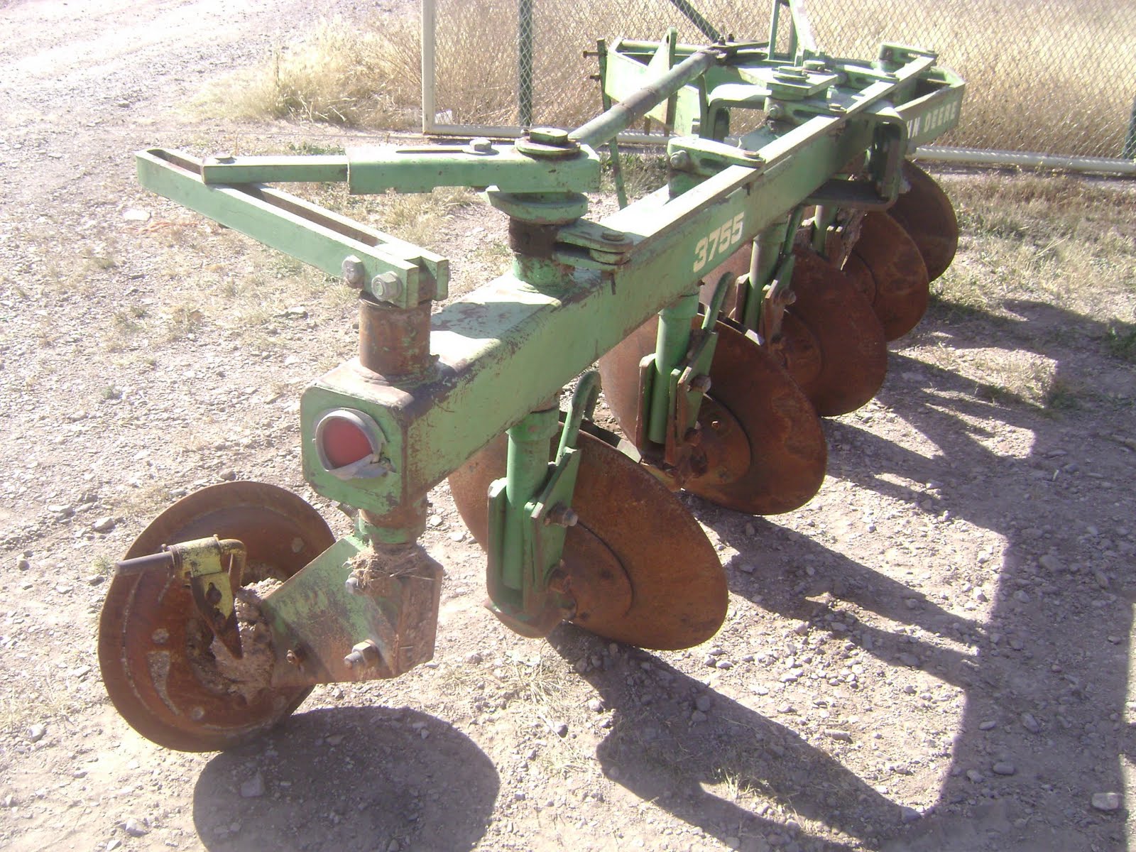 maquinaria-agricola-industrial-arado-john-deere-3755-de-5-discos