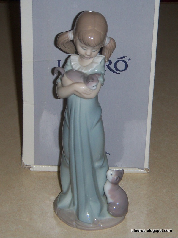 lladros Lladro Figurine "Don't Me" Girl With Kittens 5743