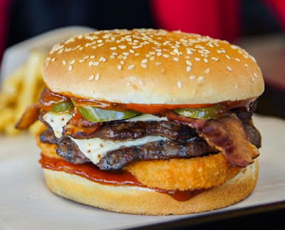 Carl's Western Bacon Cheeseburger Copycat Recipe | tunersread.com