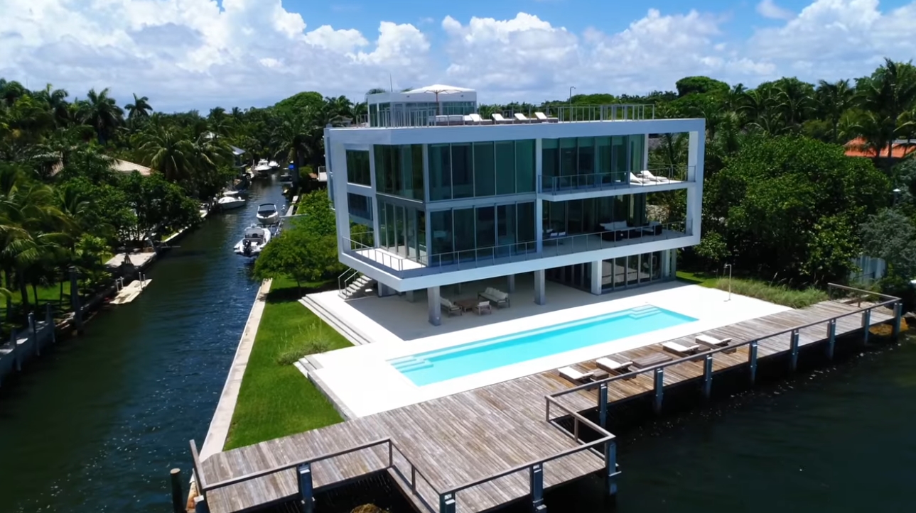 29 Photos vs. 3550 Matheson Ave | Miami - Contemporary Bayfront Property - Luxury Home & Interior Design Video Tour 29 Photos vs. 3550 Matheson Ave | Miami - Contemporary Bayfront Property - Luxury Home & Interior Design Video Tour