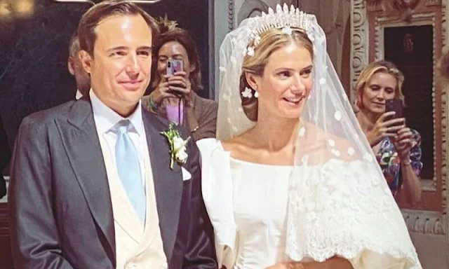 Princess Maria Anunciata wore the Habsburg Fringe Tiara and a bridal gown by Valentino