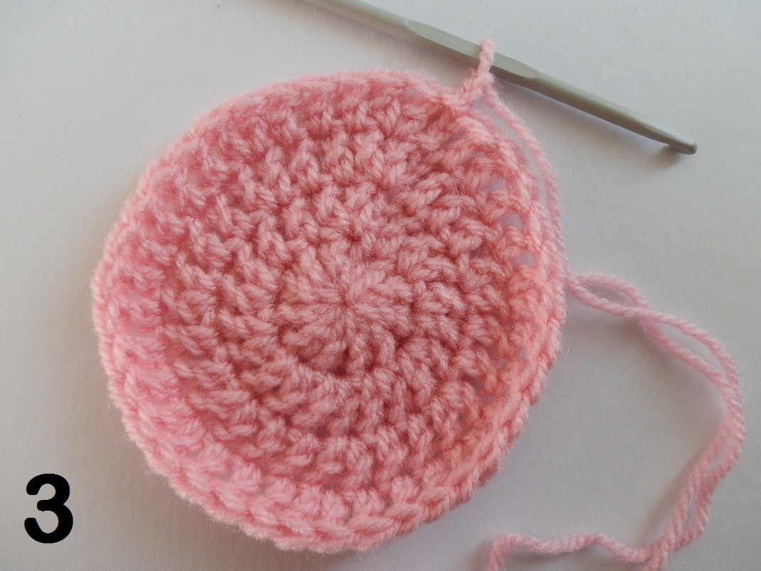 FREE Crochet Baby Hat Pattern 0-3 months (Newborn size Included)