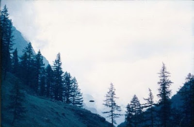 SaasFeeUFO3 700x459 La fotografía de Saas Fee: ¿Un encuentro ovni en los Alpes suizos?