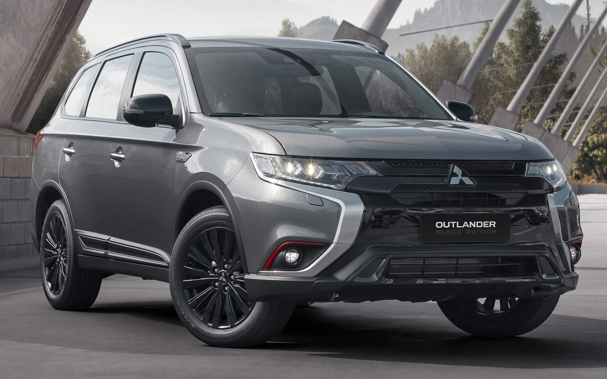 Mitsubishi Outlander Black Edition chega ao mercado preço R 257.990