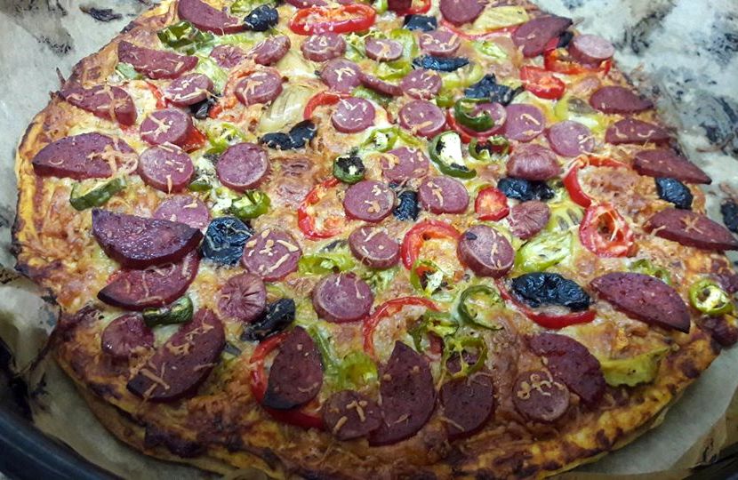 LAVAŞLA PİZZA OLUR MU DEMEYİN OLUR HEMDE NEFİS OLUR GÜLO ANNE MUTFAKTA