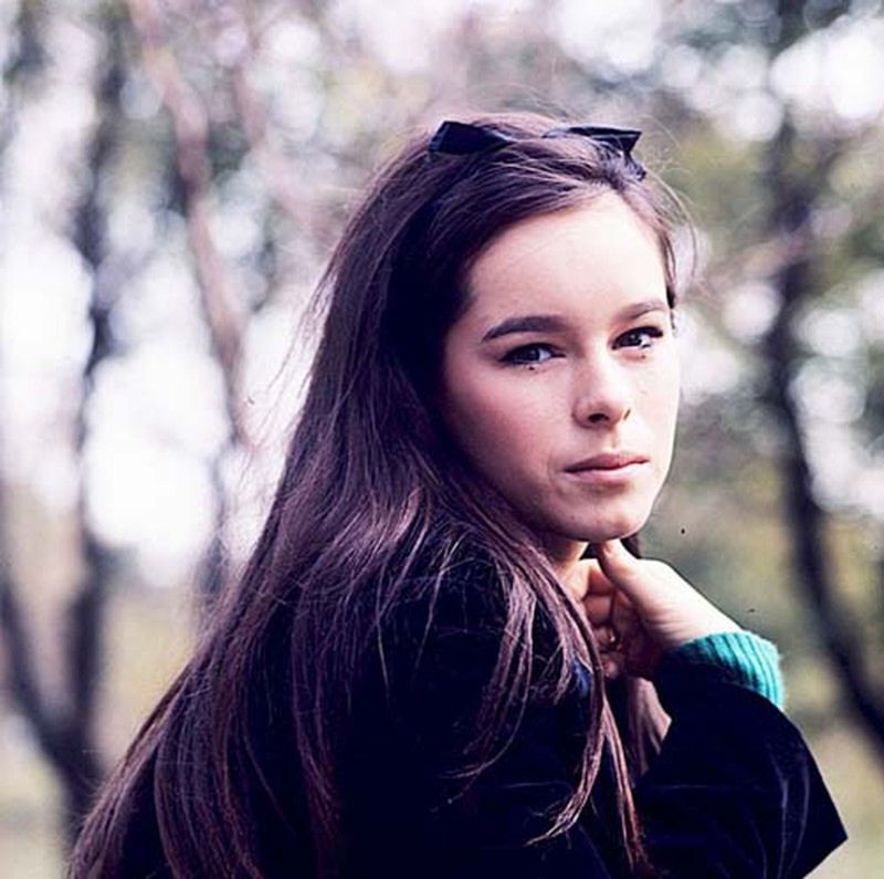 40 Photos of a Young Geraldine Chaplin in the 1960s Vintage Everyday
