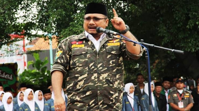 Yaqut Cholil Qoumas Sebut Pemerintah Ingin Bunuh Pesantren Jika Nekad Terapkan New Normal Yaqut Cholil Qoumas Sebut Pemerintah Ingin Bunuh Pesantren Jika Nekad Terapkan New Normal