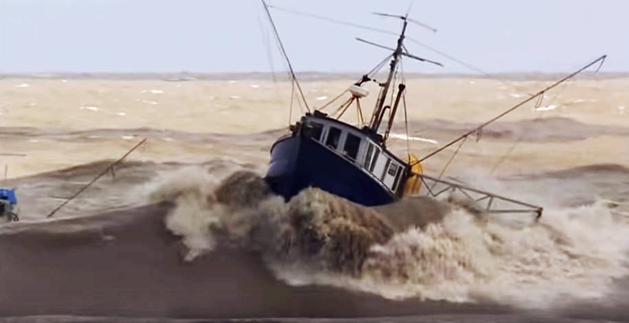 19+ Mimpi Kapal Laut Di Terpa Ombak Besar Togel