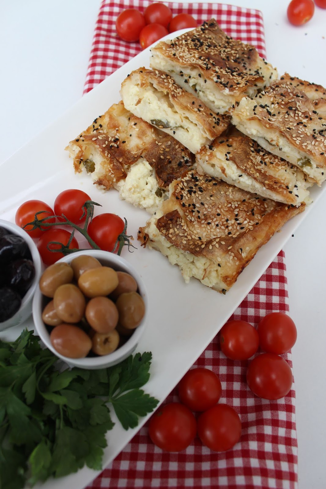 Peynirli Börek – Börek mit Käsefüllung