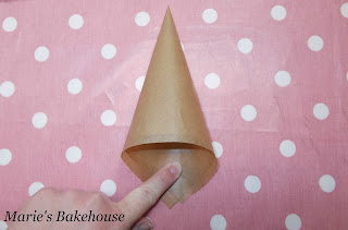 Fake Pipe Using Paper Marie's Bakehouse: How to make a paper piping bag