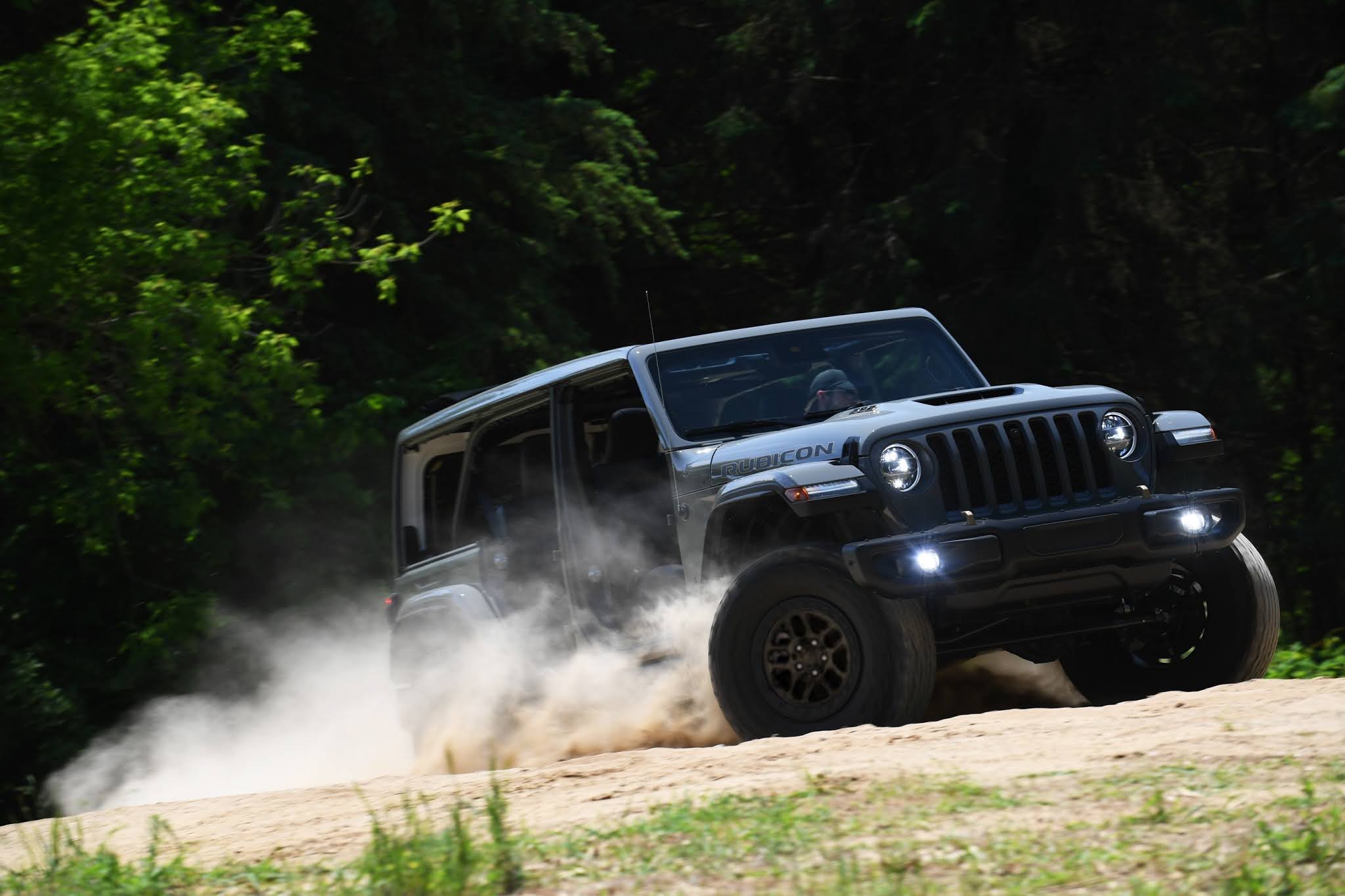 New Jeep Wrangler Xtreme Recon Package Takes 4x4 Capability to New Levels