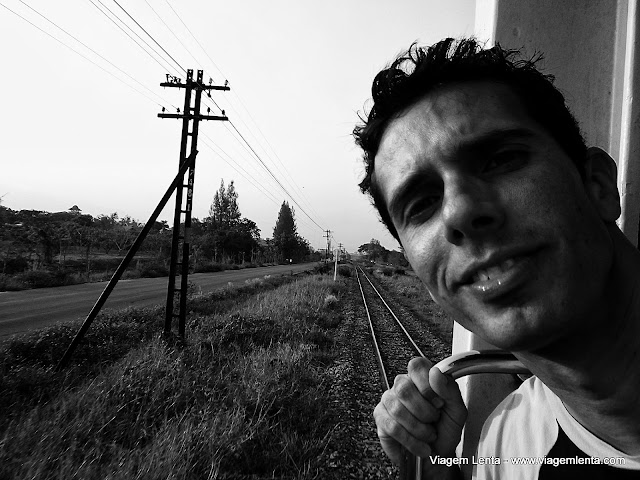 Último vagão! Até parece sem pressa de chegar...