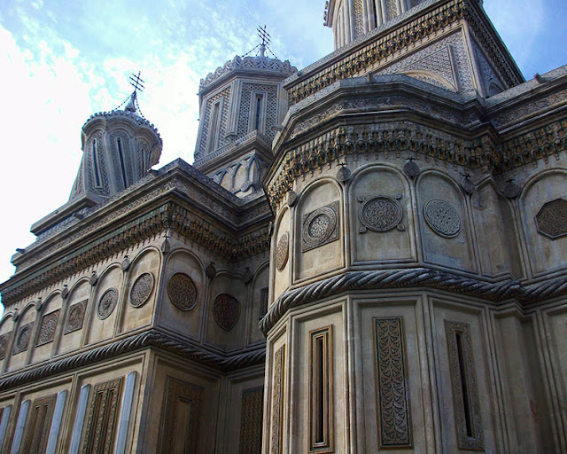 The Cathedral of Curtea de Argeș - Romani