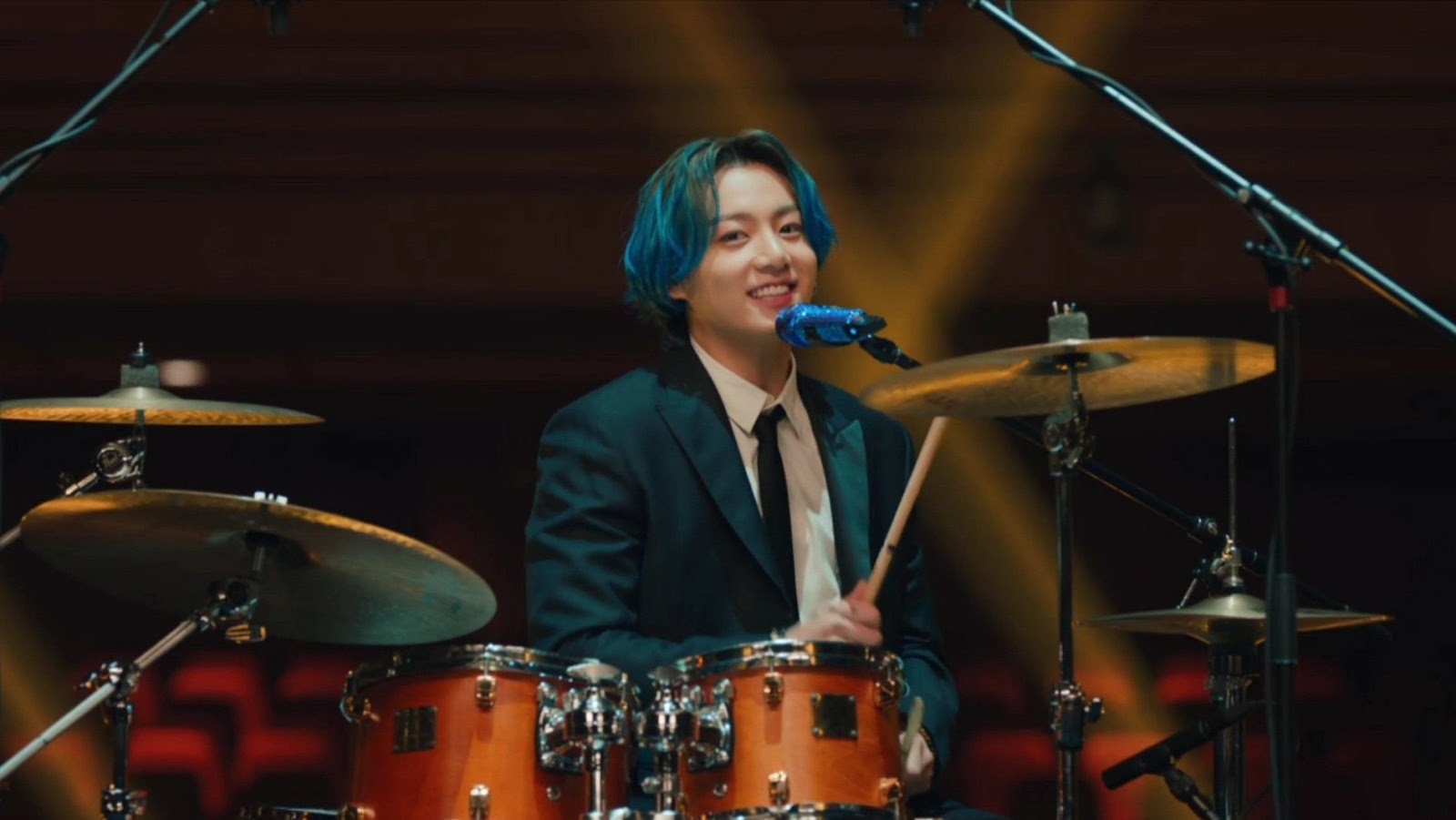 Micrófonos de BTS ¿de qué color es cada uno? BA NA NA Noticias de K