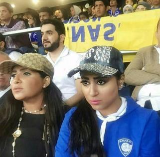 صور مشجعات الهلال