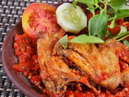 3 CARA MENGOBATI SAKIT PERUT AKIBAT DARI MAKAN PEDAS GUNUNGRAJA