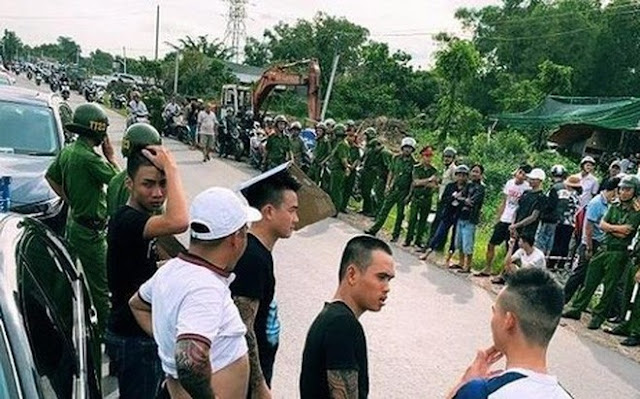 Vụ vây xe chở công an ở Đồng Nai: Người khâu 13 mũi nói “bị cảnh sát cầm ghế phang rách trán”