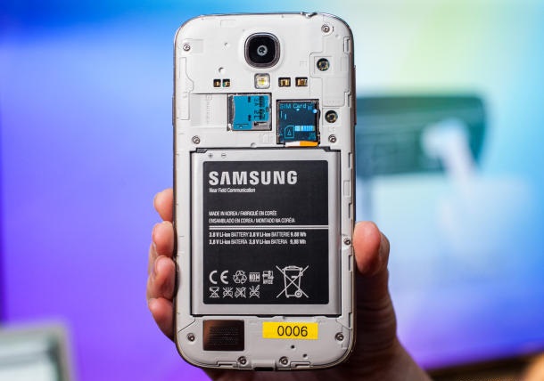 Samsung Smartphone turns itself off and stays off automatically