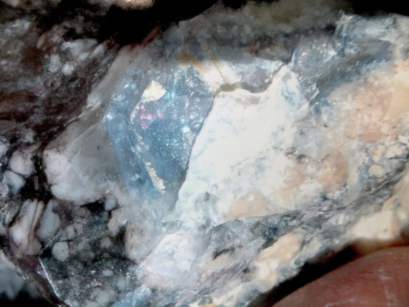 Giant Opal Deposit Discovery Along Highway